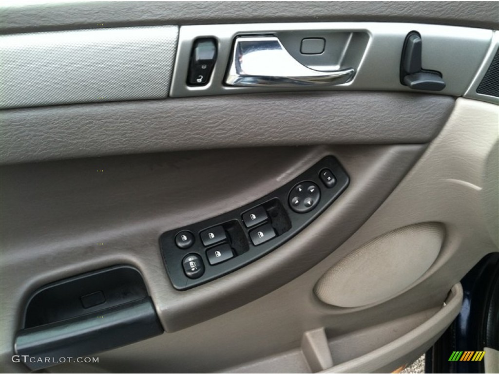 2006 Chrysler Pacifica Standard Pacifica Model Controls Photo #74006016