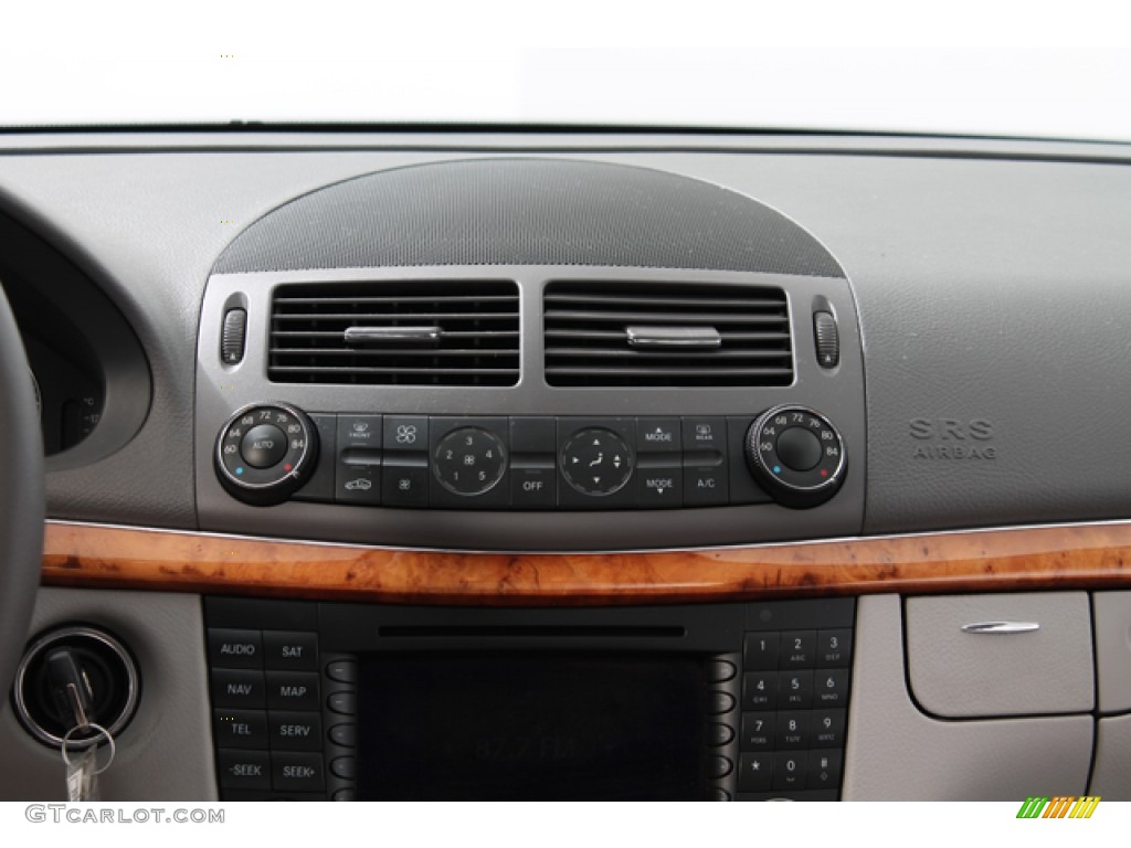 2006 Mercedes-Benz E 350 Sedan Controls Photo #74006965