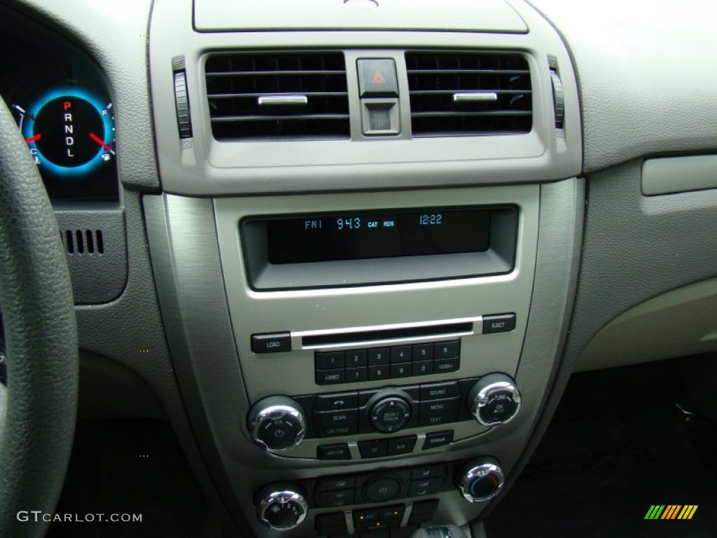 2012 Ford Fusion SE Controls Photo #74008692