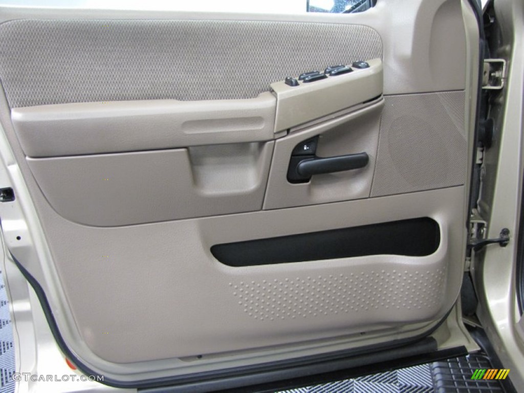 2002 Explorer XLT 4x4 - Harvest Gold Metallic / Medium Parchment photo #15