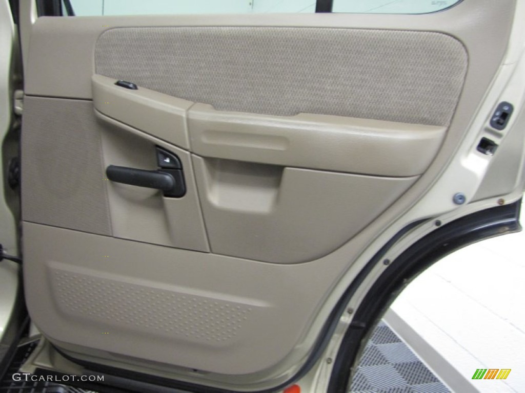 2002 Explorer XLT 4x4 - Harvest Gold Metallic / Medium Parchment photo #18