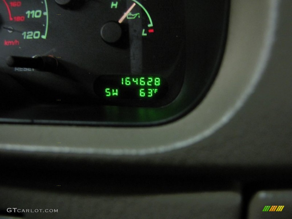 2002 Explorer XLT 4x4 - Harvest Gold Metallic / Medium Parchment photo #25