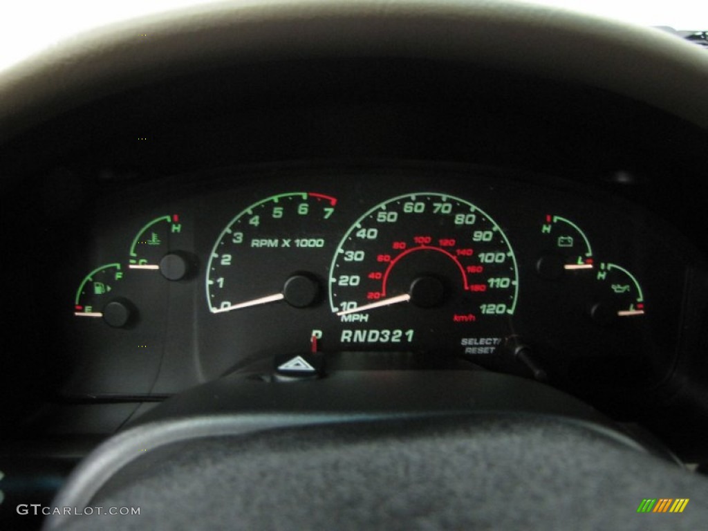 2002 Explorer XLT 4x4 - Harvest Gold Metallic / Medium Parchment photo #26