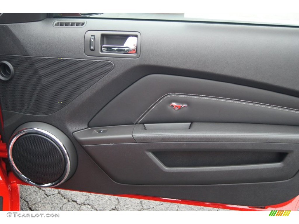 2013 Ford Mustang GT Premium Coupe Charcoal Black/Cashmere Accent Door Panel Photo #74014986