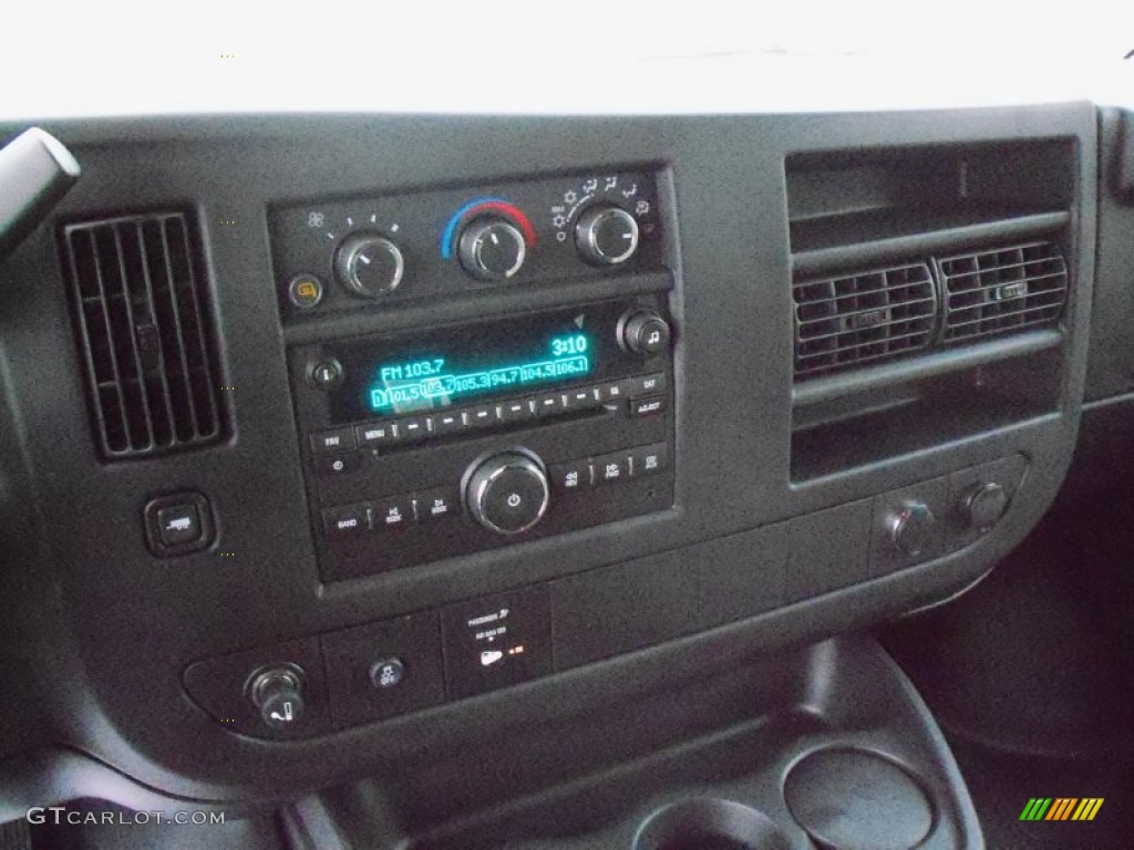 2013 Express 2500 Cargo Van - Sandstone Metallic / Neutral photo #22