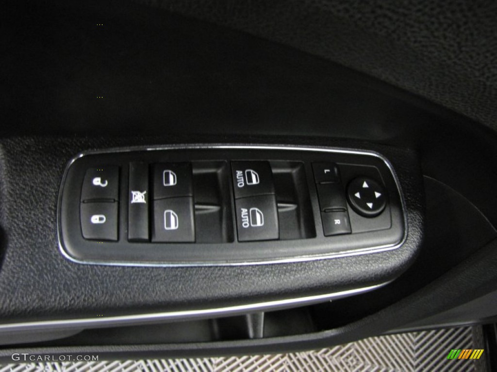 2011 Chrysler 300 Limited Controls Photos
