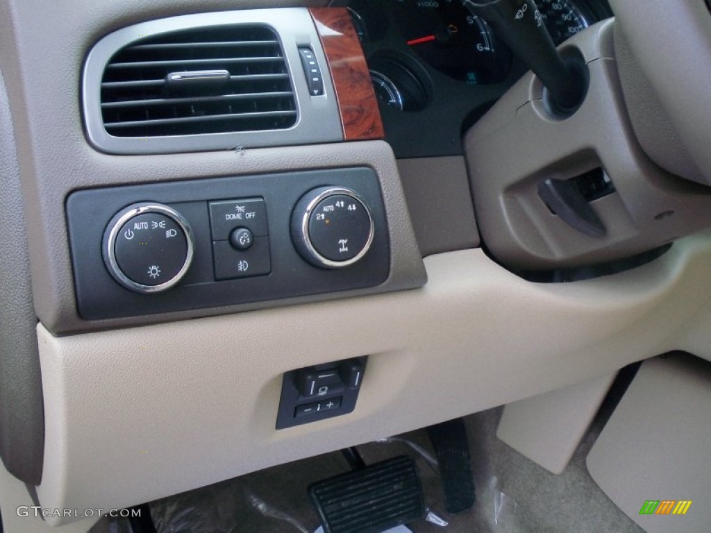 2013 Chevrolet Suburban 2500 LT Controls Photo #74016004