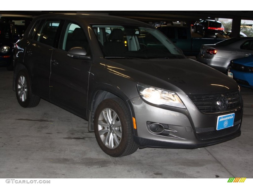 Alpine Grey Metallic Volkswagen Tiguan