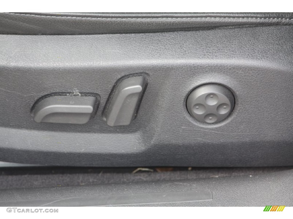 2010 Audi A3 2.0 TDI Controls Photo #74018286
