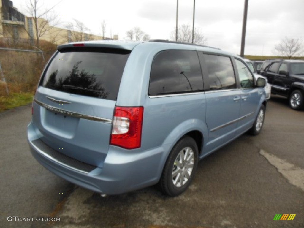 2013 Town & Country Touring - Crystal Blue Pearl / Black/Light Graystone photo #6