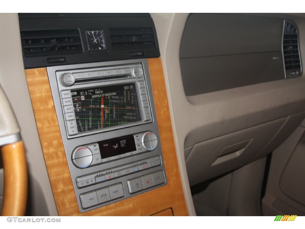 2007 Lincoln Navigator Luxury Controls Photo #74019459