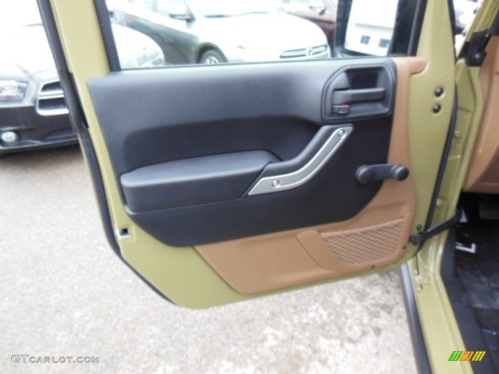 2013 Wrangler Rubicon 4x4 - Commando Green / Black photo #12