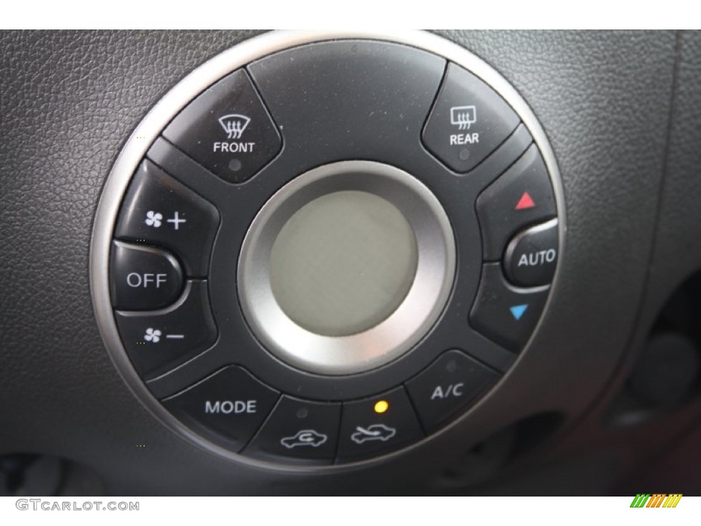 2010 Nissan Cube Krom Edition Controls Photo #74022096