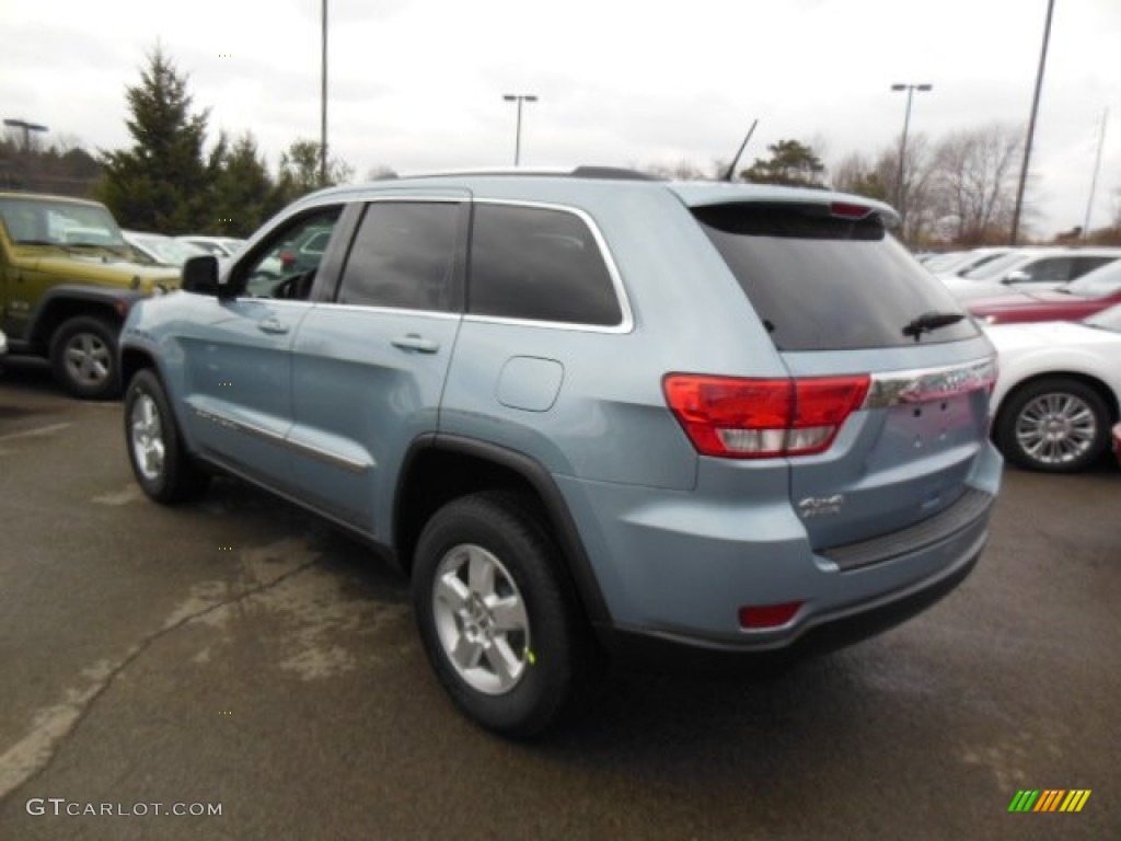 2013 Grand Cherokee Laredo 4x4 - Winter Chill Pearl / Black photo #8