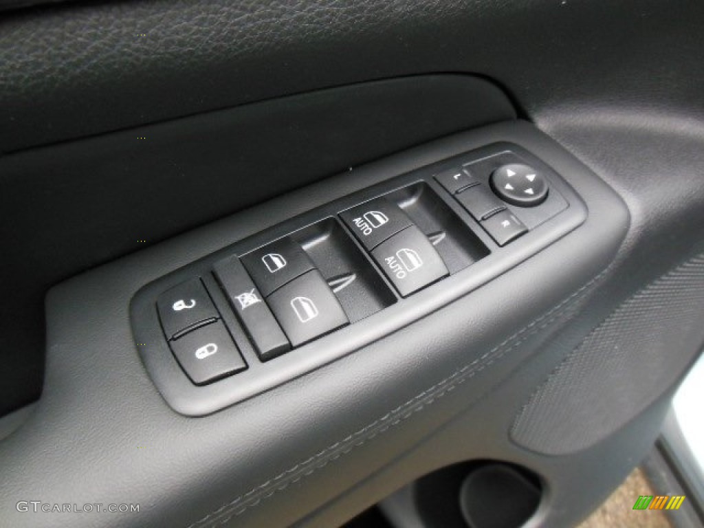 2013 Grand Cherokee Laredo 4x4 - Winter Chill Pearl / Black photo #15