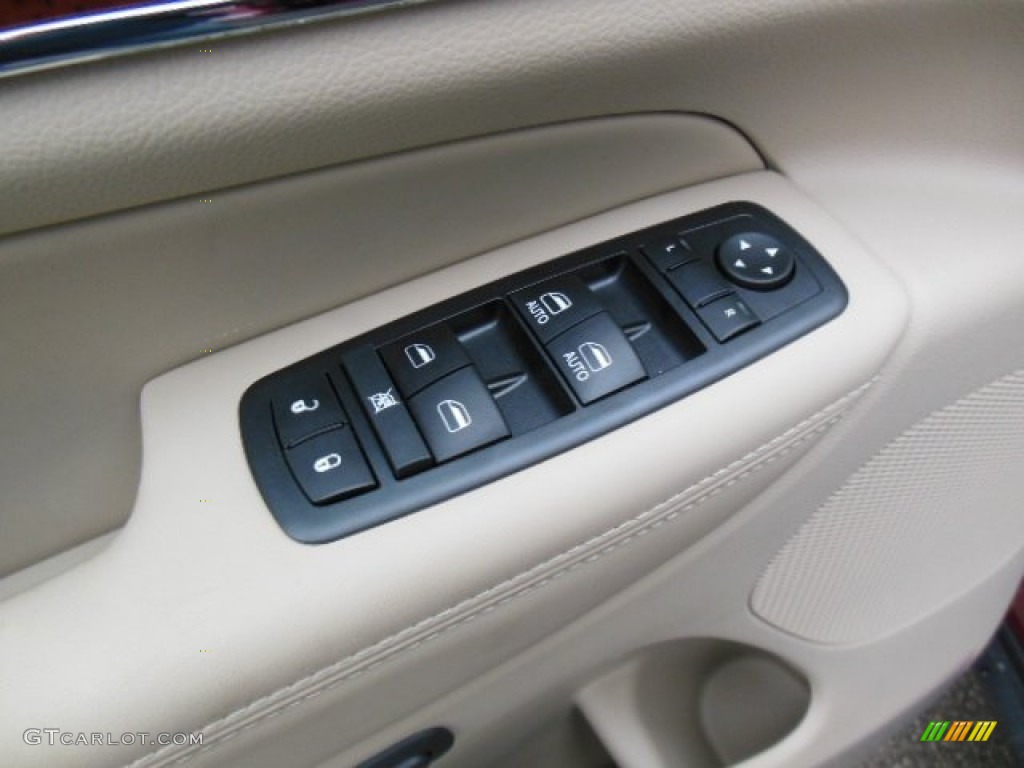2013 Jeep Grand Cherokee Limited 4x4 Controls Photo #74023905