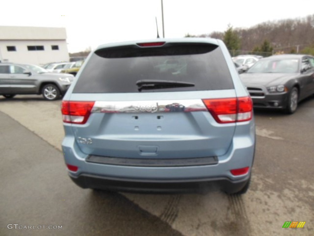 2013 Grand Cherokee Laredo 4x4 - Winter Chill Pearl / Black photo #7