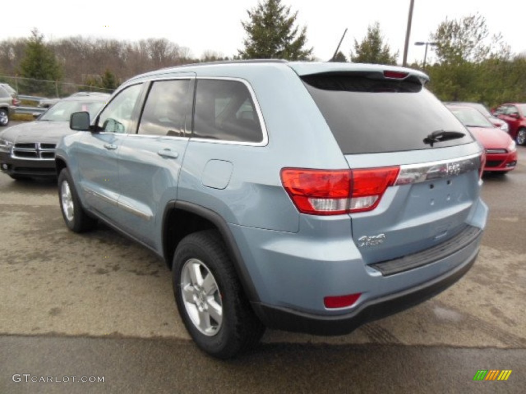2013 Grand Cherokee Laredo 4x4 - Winter Chill Pearl / Black photo #8