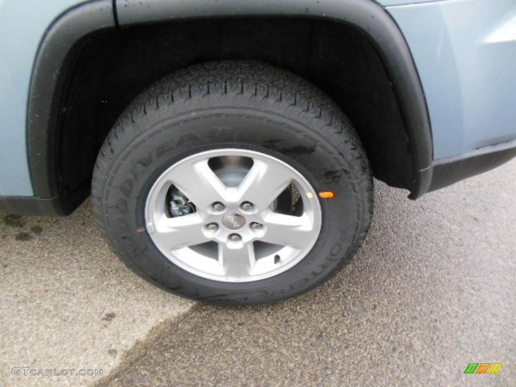 2013 Grand Cherokee Laredo 4x4 - Winter Chill Pearl / Black photo #9