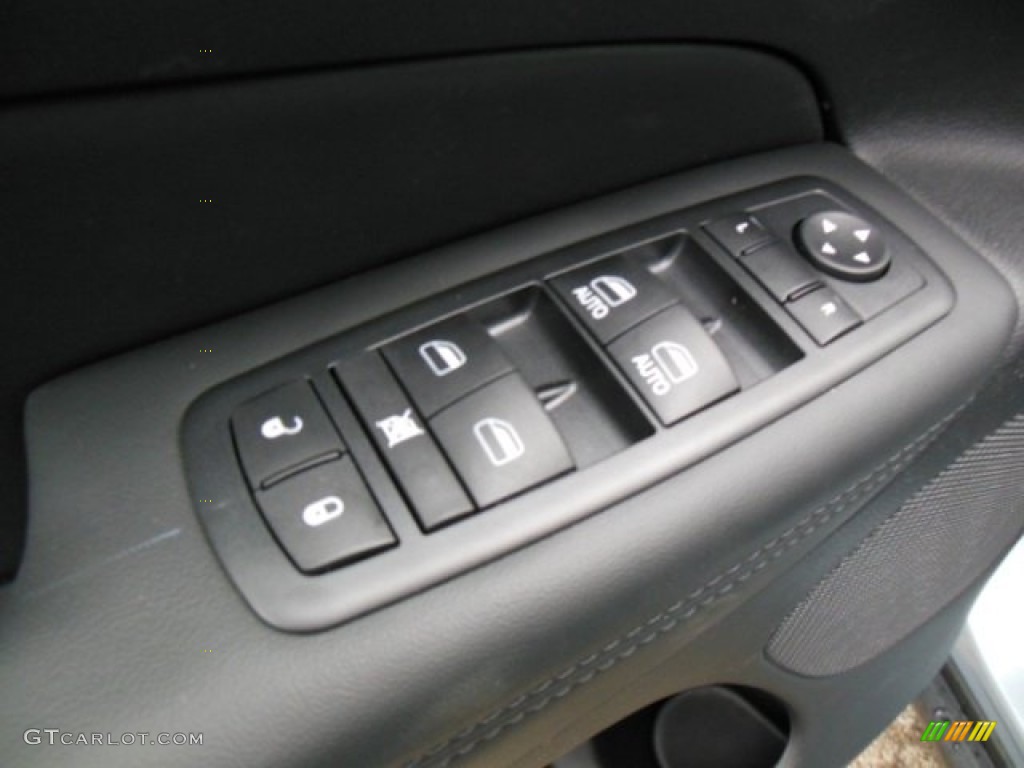 2013 Grand Cherokee Laredo 4x4 - Winter Chill Pearl / Black photo #15