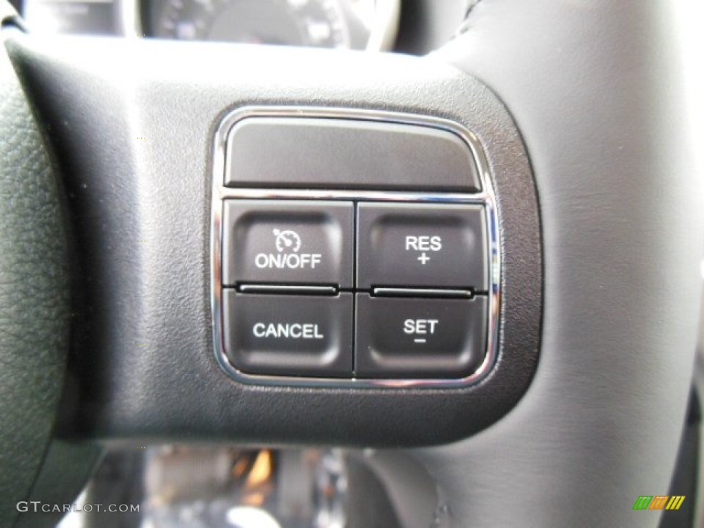 2013 Grand Cherokee Laredo 4x4 - Winter Chill Pearl / Black photo #19