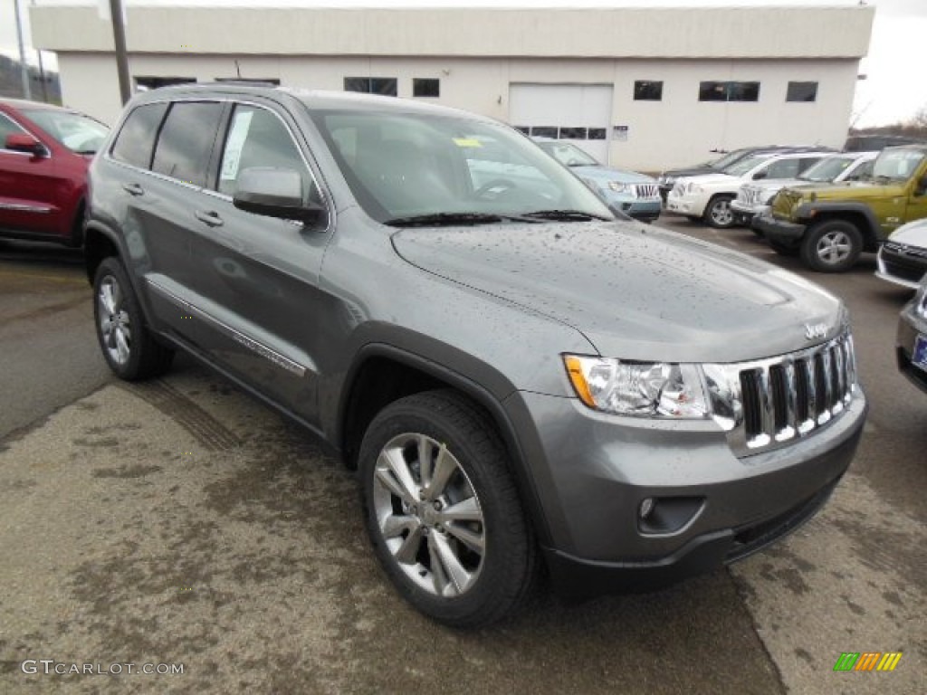 2013 Grand Cherokee Laredo 4x4 - Mineral Gray Metallic / Black photo #4