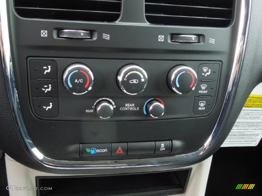2013 Dodge Grand Caravan SXT Controls Photo #74025222