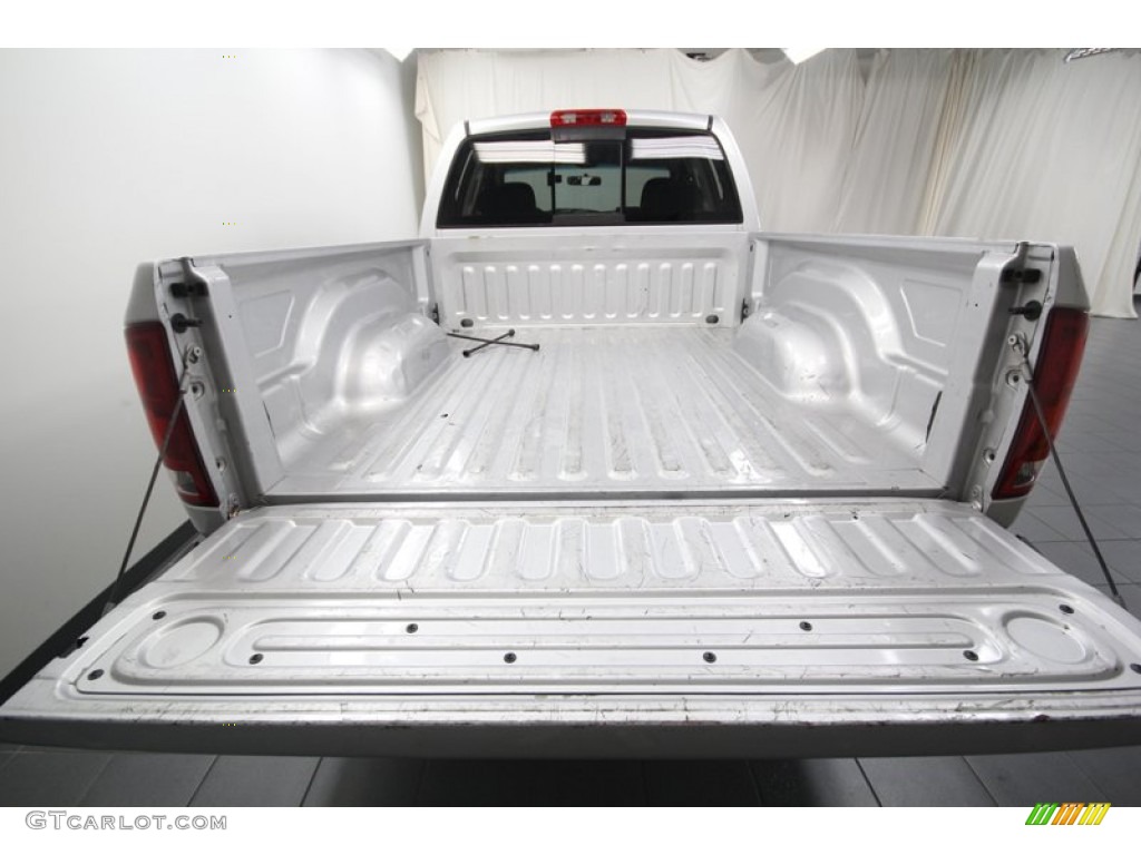 2004 Ram 1500 SLT Quad Cab - Bright Silver Metallic / Dark Slate Gray photo #28