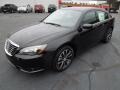 Black - 200 S Sedan Photo No. 2