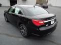Black - 200 S Sedan Photo No. 4