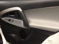 Super White - RAV4 I4 4WD Photo No. 23