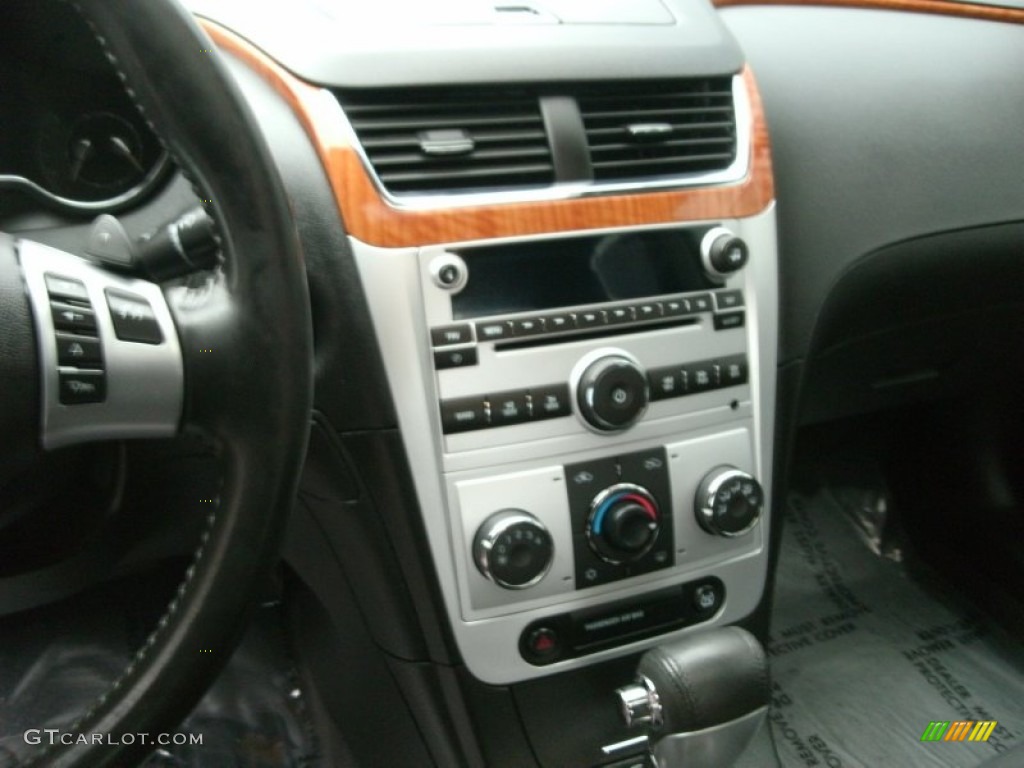 2009 Chevrolet Malibu LT Sedan Controls Photo #74029887