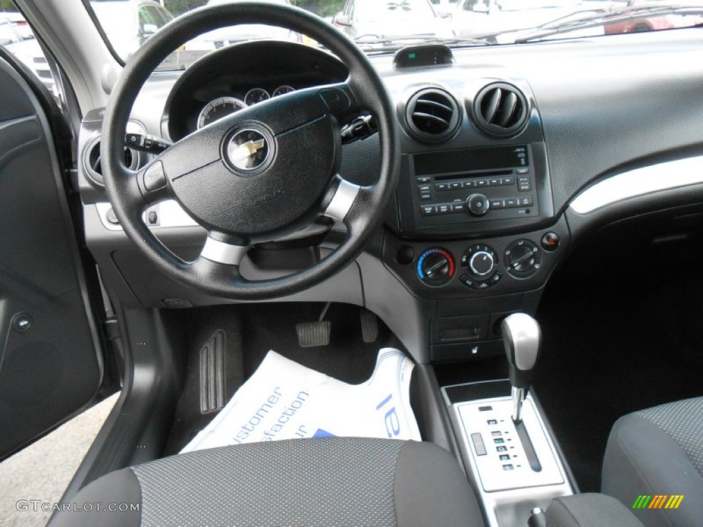 2010 Aveo LT Sedan - Medium Gray / Charcoal photo #7