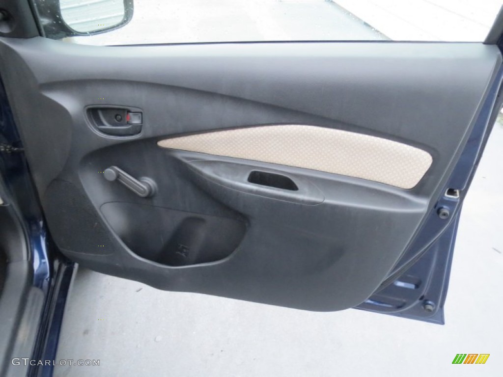 2007 Yaris Sedan - Nautical Blue Metallic / Bisque photo #25