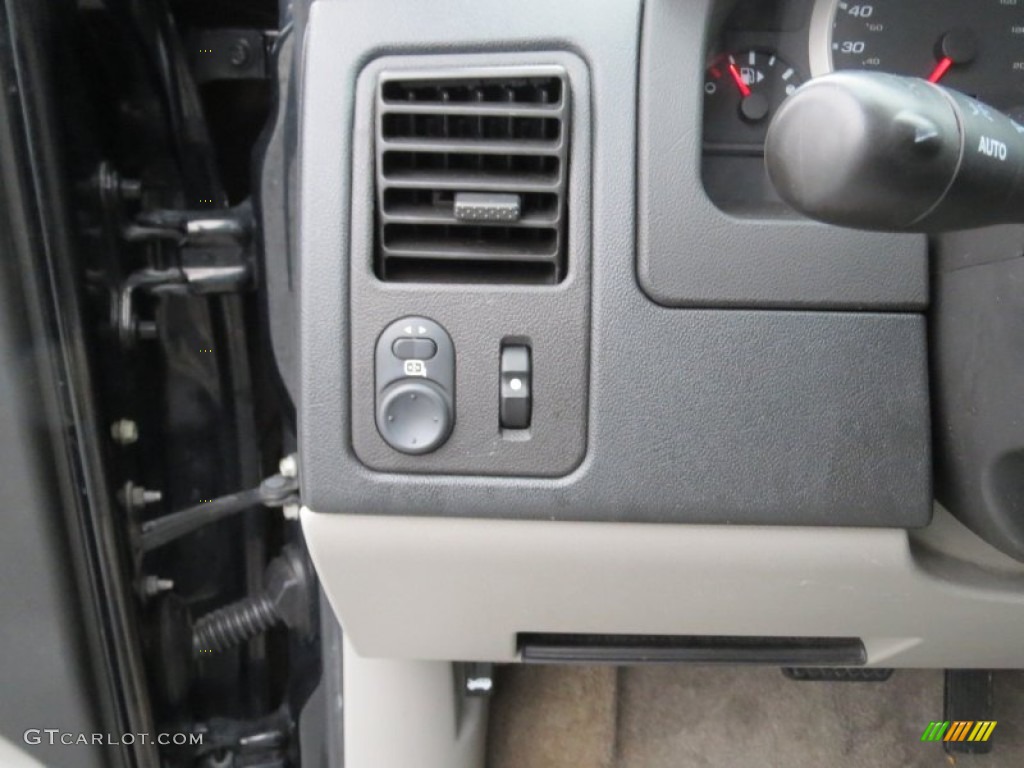 2006 Equinox LT - Black / Light Gray photo #41