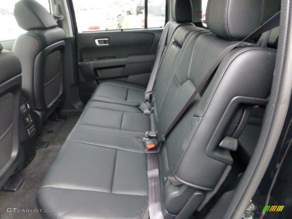2013 Honda Pilot Touring 4WD Rear Seat Photo #74036706