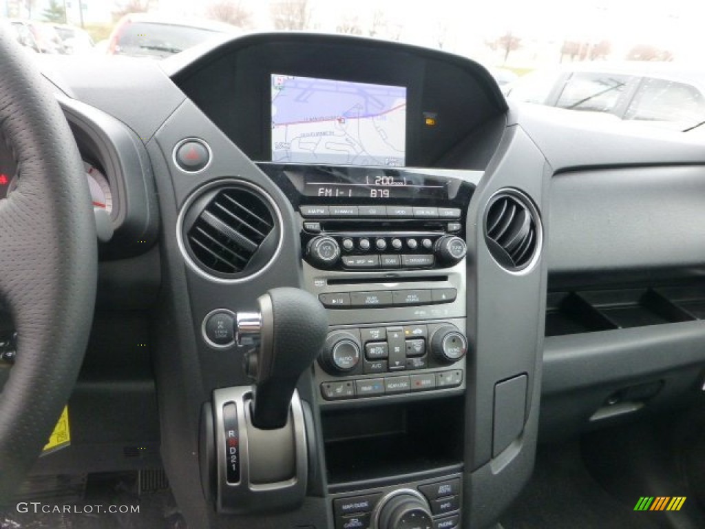 2013 Honda Pilot Touring 4WD Controls Photo #74036761