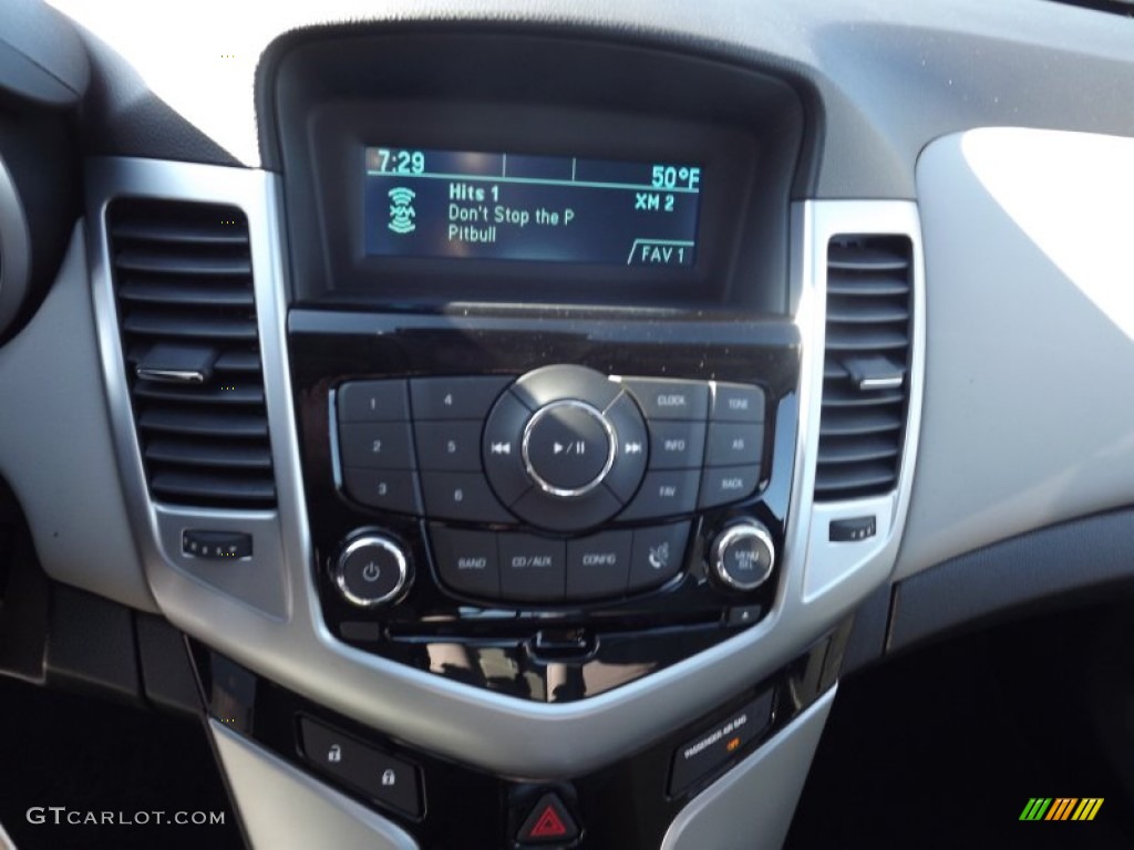 2013 Cruze LT - Summit White / Medium Titanium photo #10