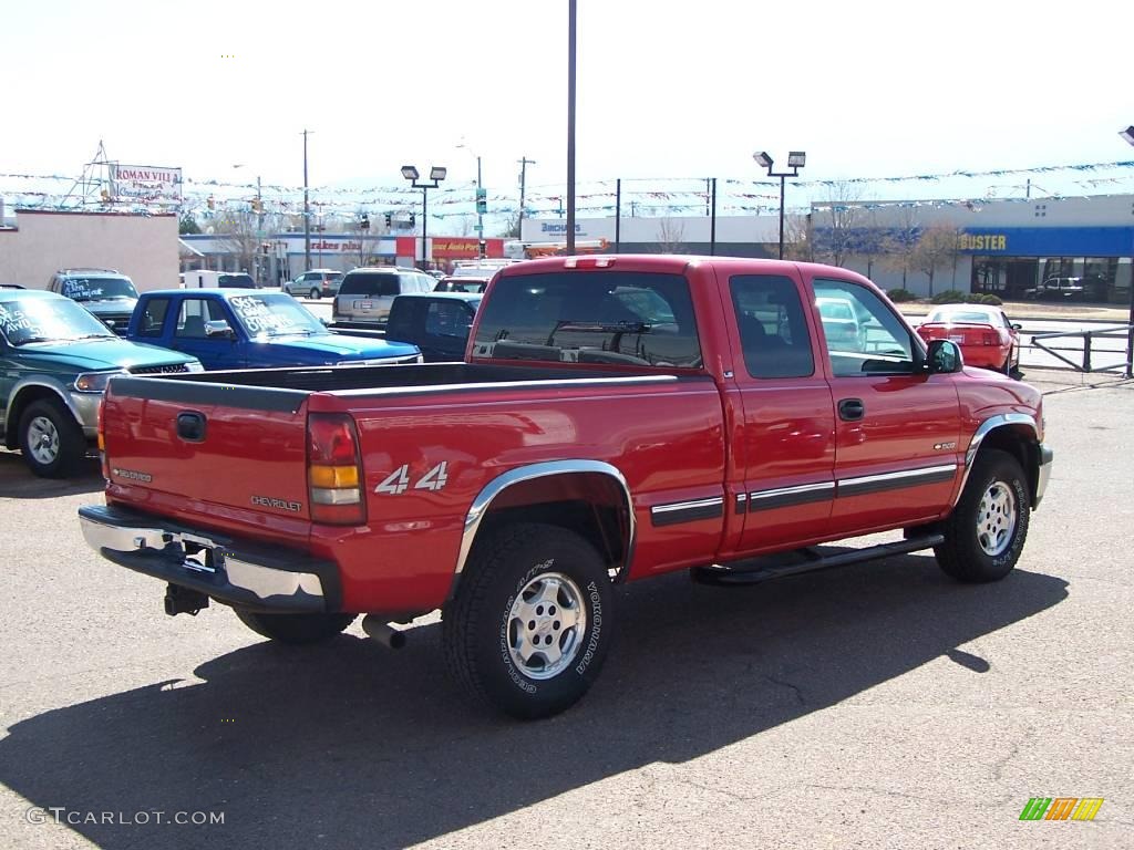 2001 Silverado 1500 LS Extended Cab 4x4 - Victory Red / Graphite photo #3