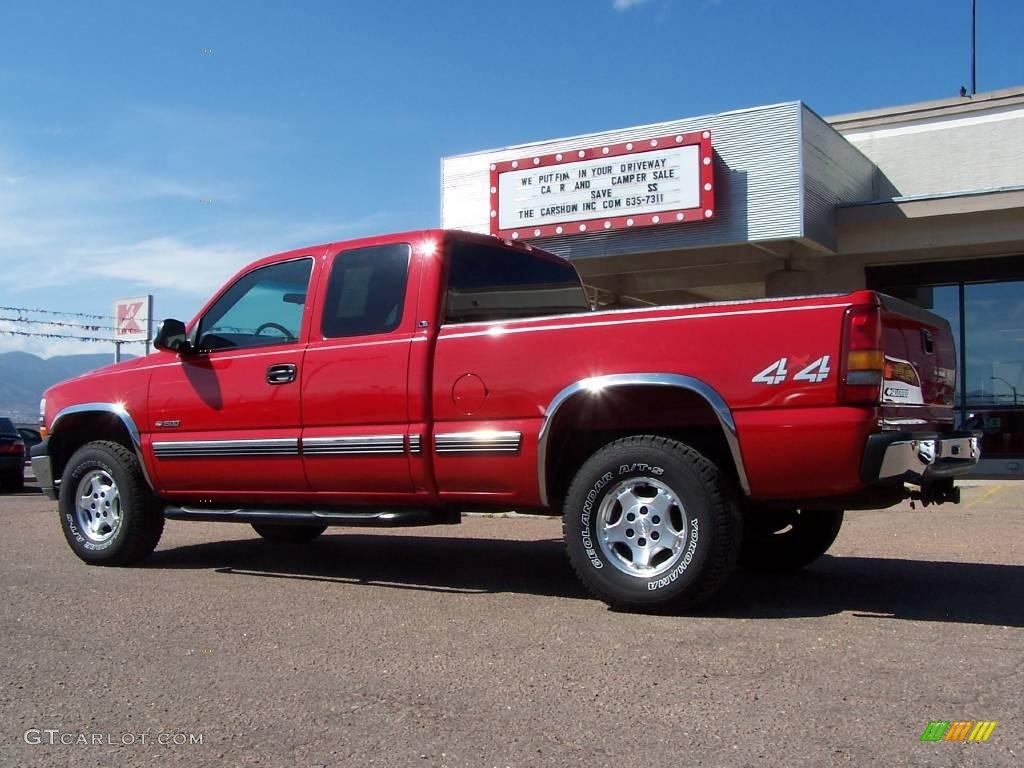 2001 Silverado 1500 LS Extended Cab 4x4 - Victory Red / Graphite photo #4