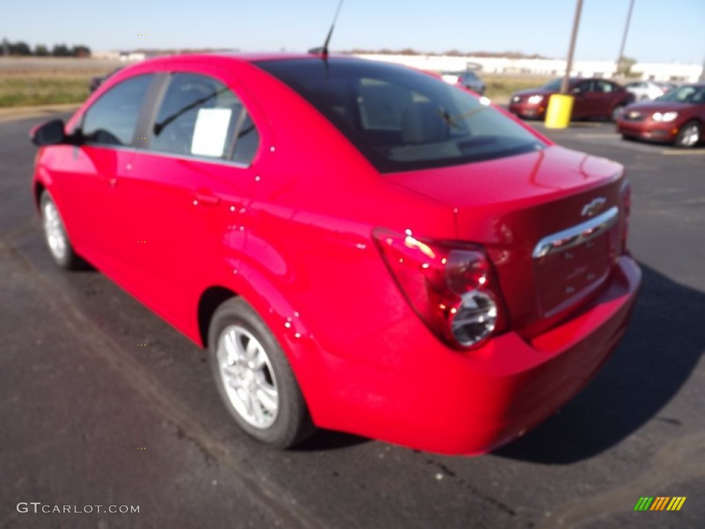 2013 Sonic LT Sedan - Victory Red / Dark Pewter/Dark Titanium photo #7