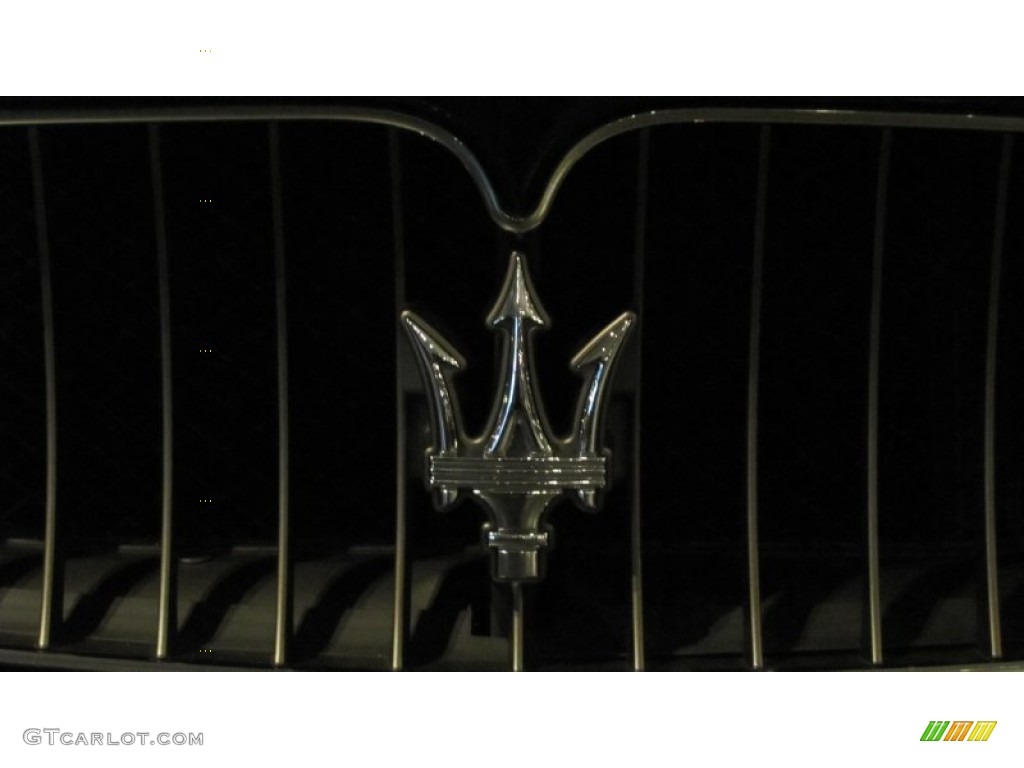 2011 Maserati GranTurismo Convertible GranCabrio Marks and Logos Photos