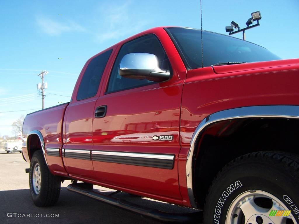 2001 Silverado 1500 LS Extended Cab 4x4 - Victory Red / Graphite photo #17