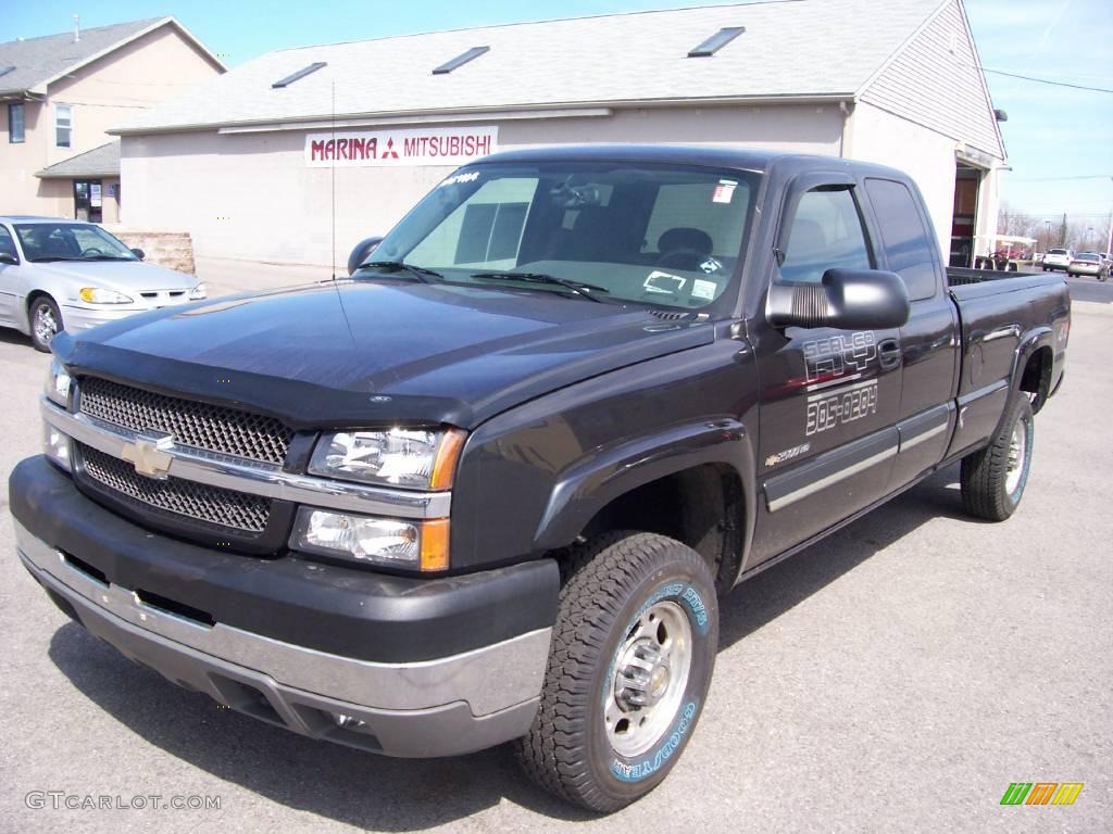 2004 Silverado 2500HD LS Extended Cab 4x4 - Dark Gray Metallic / Dark Charcoal photo #1