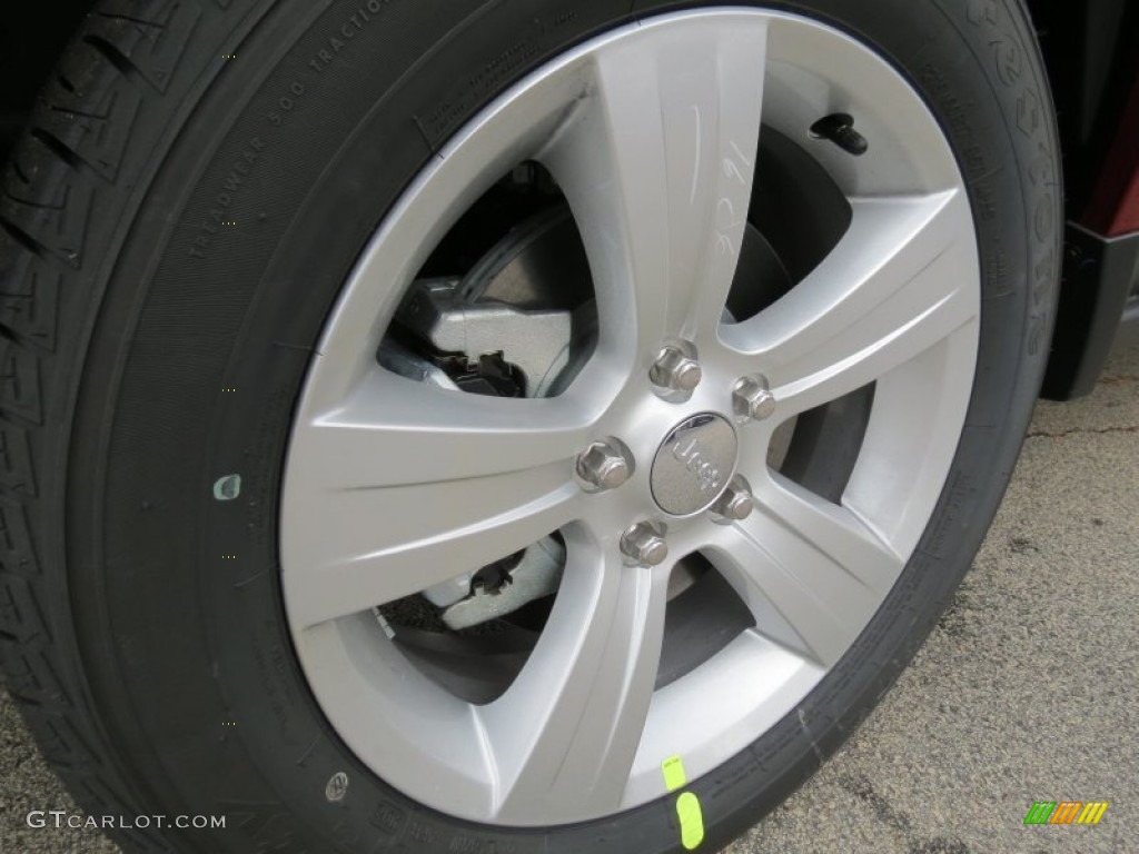 2013 Jeep Compass Latitude Wheel Photo #74040579