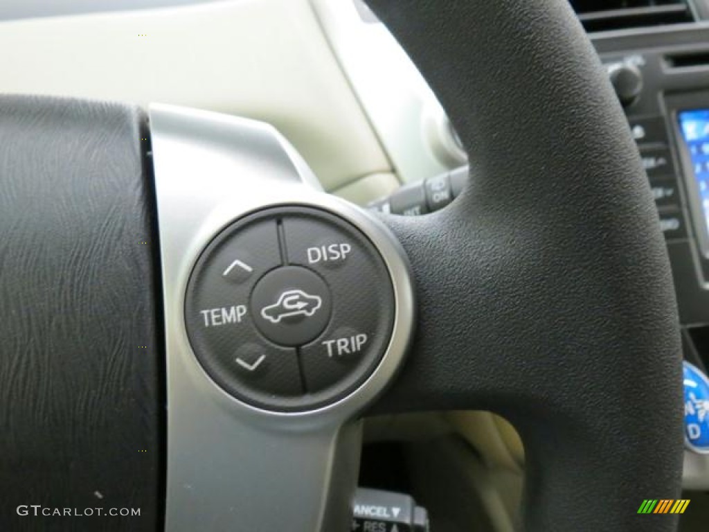 2013 Toyota Prius v Three Hybrid Controls Photo #74042804
