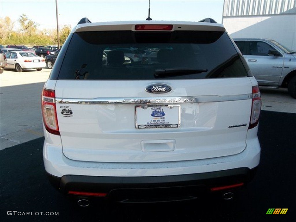 2013 Explorer FWD - Oxford White / Medium Light Stone photo #5