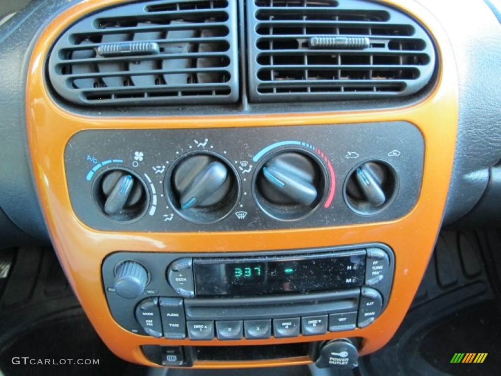 2005 Dodge Neon SXT Controls Photo #74045675