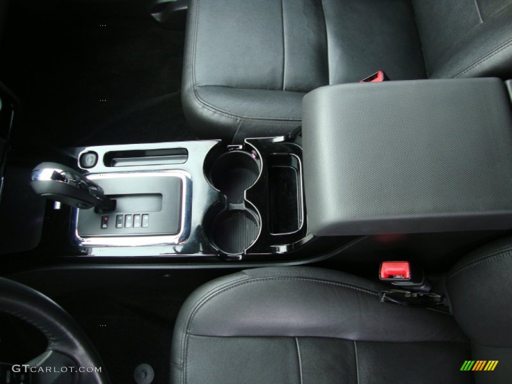 2011 Escape Limited V6 - Tuxedo Black Metallic / Charcoal Black photo #17