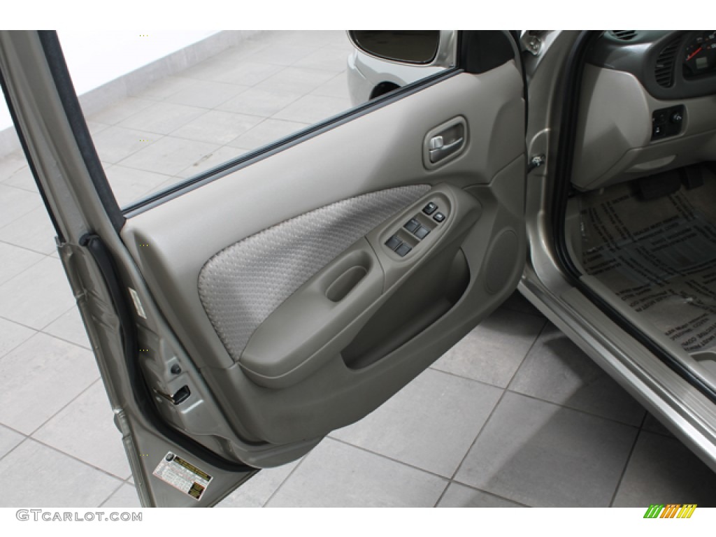 2006 Nissan Sentra 1.8 S Door Panel Photos